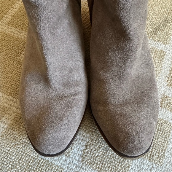 Lucky Brand Taupe Suede Ankle Booties Side Zip Low Heel Western Rustic 10.5 - Picture 9 of 14